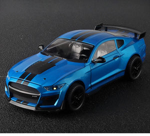 1:18 Ford Mustang GT500 Diecast Car