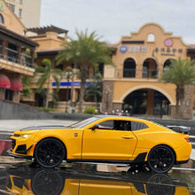 Load image into Gallery viewer, 1:24 Chevrolet Camaro Alloy Diecast Sports Car