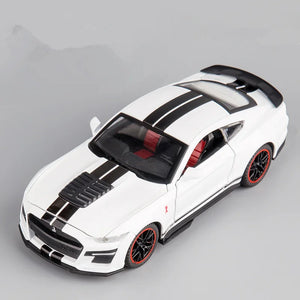 1:32 Ford Mustang Shelby GT500 Diecast Car