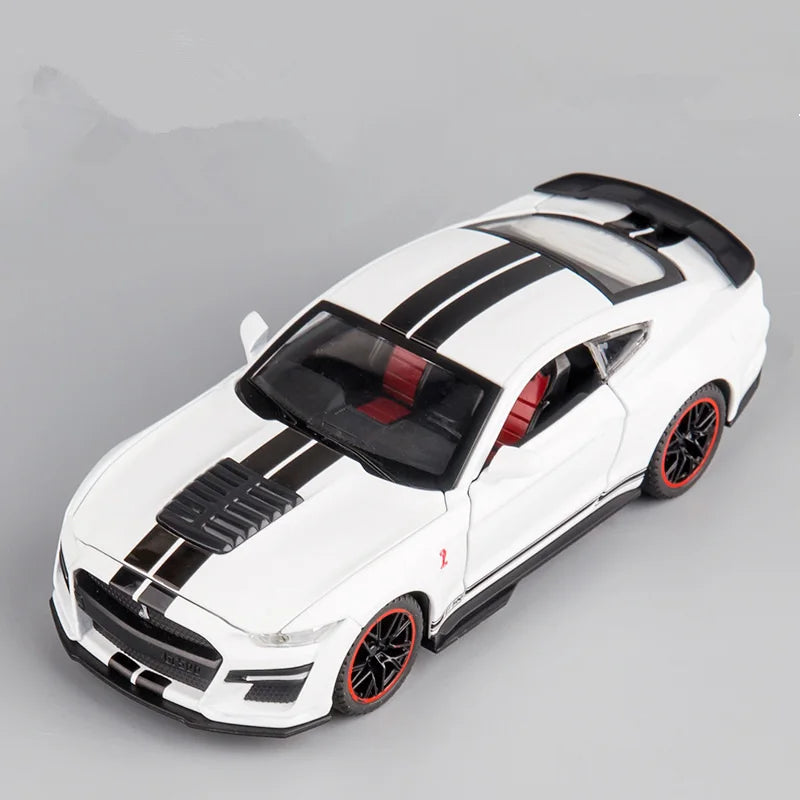 1:32 Ford Mustang Shelby GT500 Diecast Car