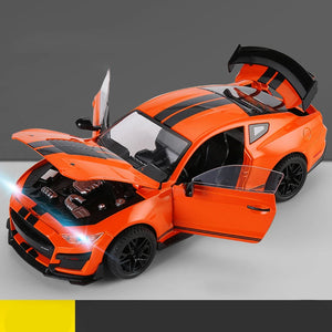 1:18 Ford Mustang GT500 Diecast Car