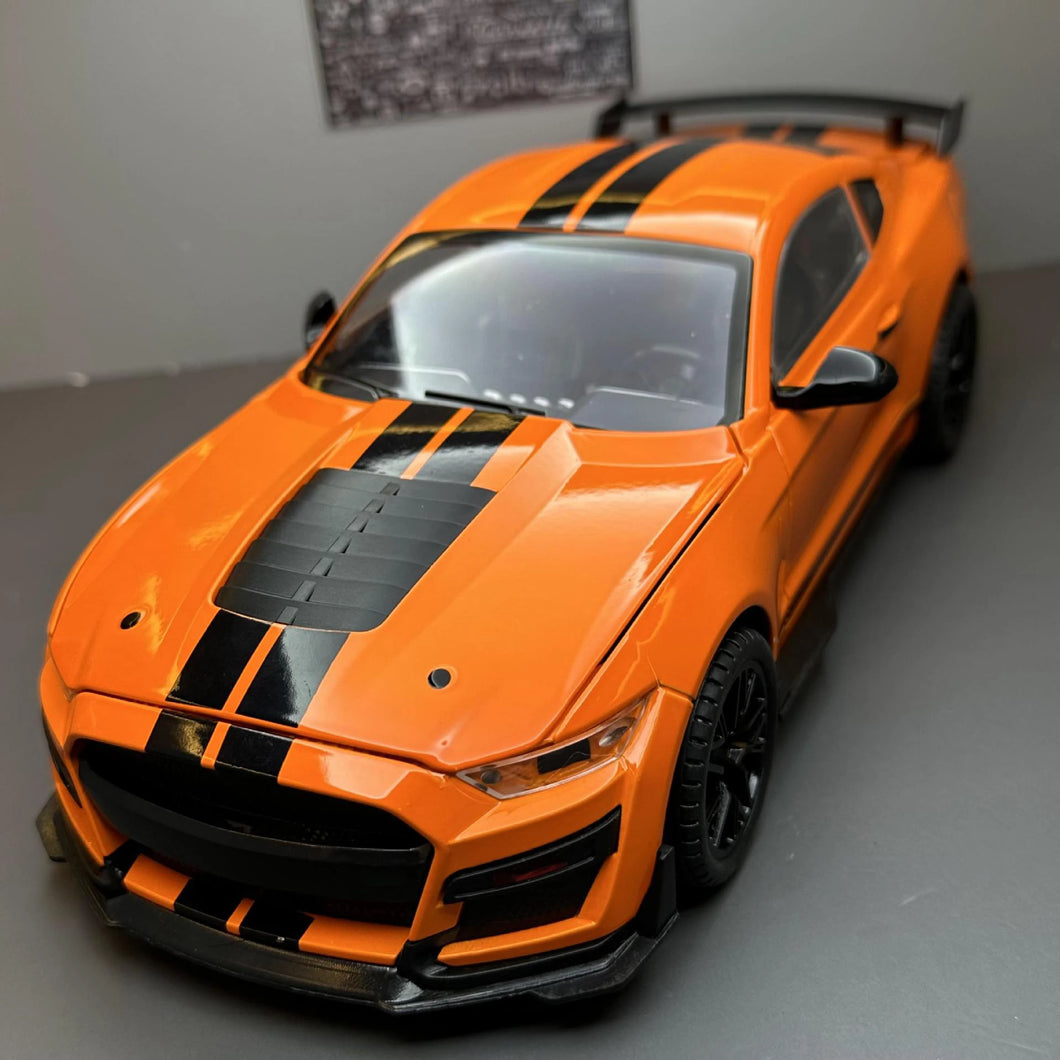 1:18 Ford Mustang GT500 Diecast Car