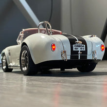 Load image into Gallery viewer, 1:24 Ford Shelby Cobra 427 Roadster 1965 S/C Alloy Die Cast Model Classic Vintage Car Sound And Light Birthday Children Toy Cars