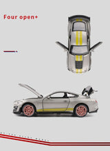 Load image into Gallery viewer, 1:32 Ford Mustang Shelby GT500 Diecast Car