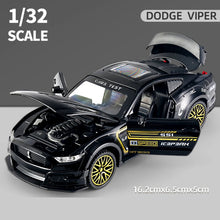 Load image into Gallery viewer, 1:32 Ford Mustang Shelby GT500 Diecast Car