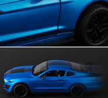 Load image into Gallery viewer, 1:18 Ford Mustang GT500 Diecast Car