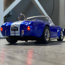 Load image into Gallery viewer, 1:24 Ford Shelby Cobra 427 Roadster 1965 S/C Alloy Die Cast Model Classic Vintage Car Sound And Light Birthday Children Toy Cars